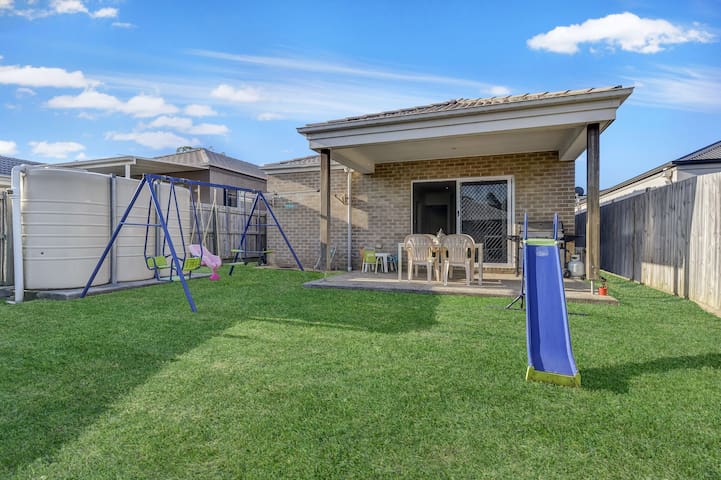 Stylish modern home *kids paradise *near shops