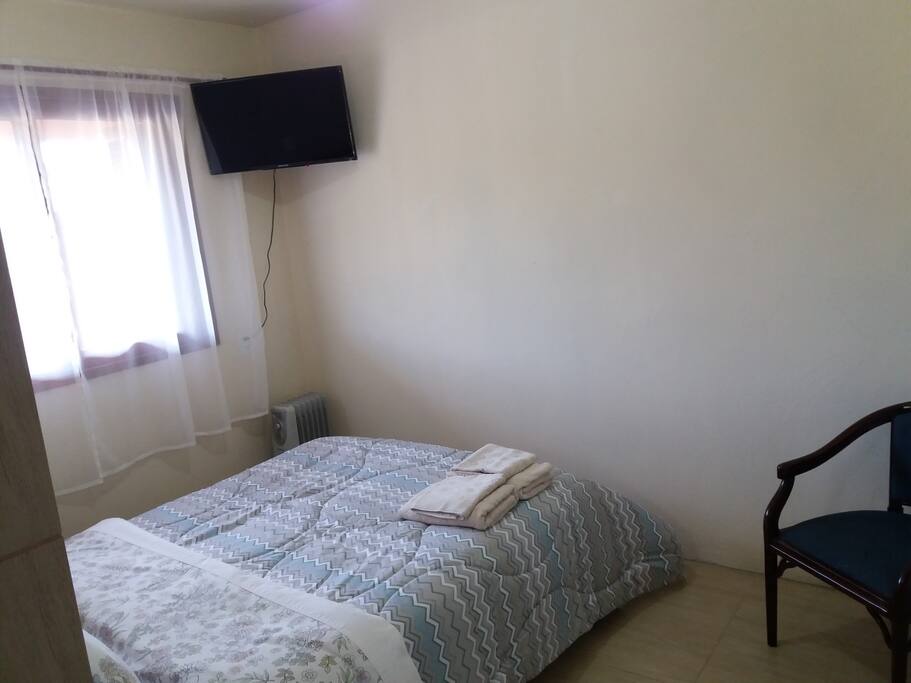 Quarto privativo de casal 2 com tranca na porta