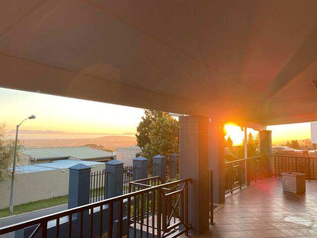 Die Blou Huis – Heldervue -Somerset West gallery image 2