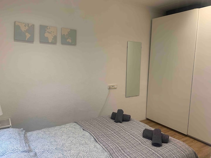 漂亮的床和床垫 