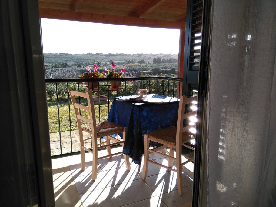 Terrazzino stanza "Horse" con vista sul giardino e Valle delle Memorie