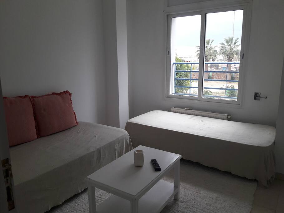 Chambre 2 avec banquettes lits pour 2 personnes supplémentaires...
