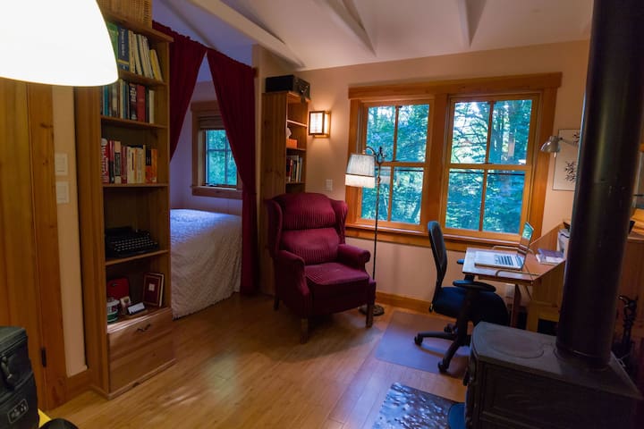 The Writer S Refuge Cabins For Rent In Langley Washington