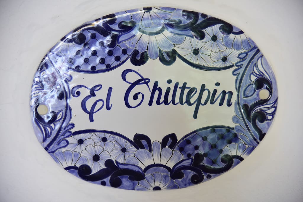 Recámara "El Chiltepín" para dos personas, en el primer piso.