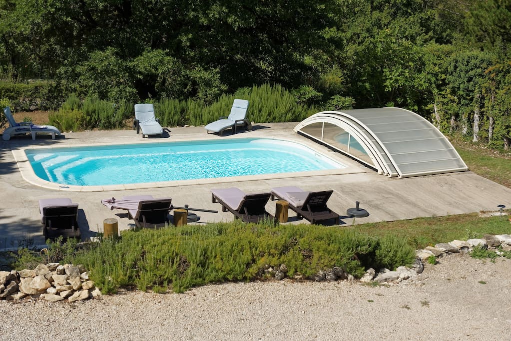 Piscine vue de la terrasse