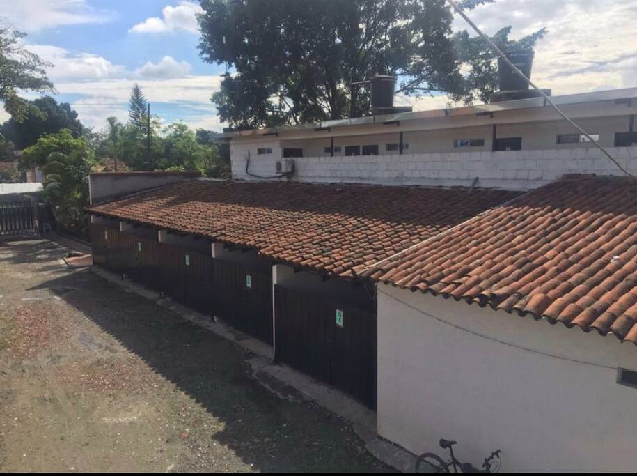 Contamos con privado parqueadero para nuestros clientes.