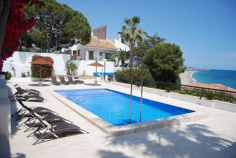 Large beach villa sleeps 21 private pool families