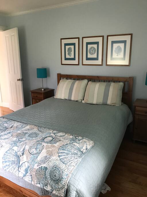 Queen size bed