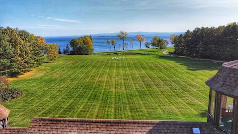 14 Acre estate on Champlain / Beach / Basketball