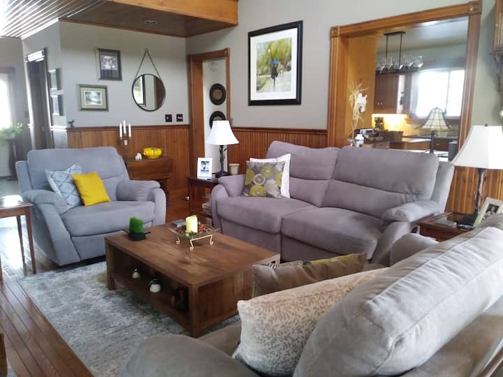Home in Brockville · ★4.98 · 1 bedroom · 1 bed · 1.5 shared baths