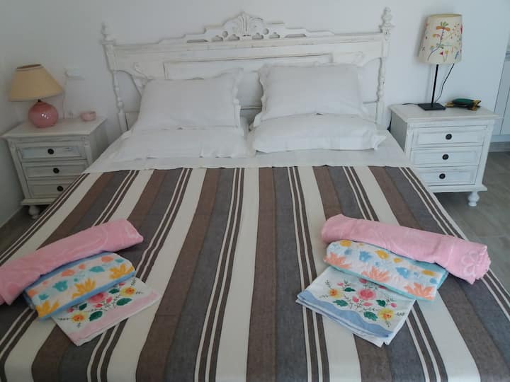 Соба со поглед на главната тераса