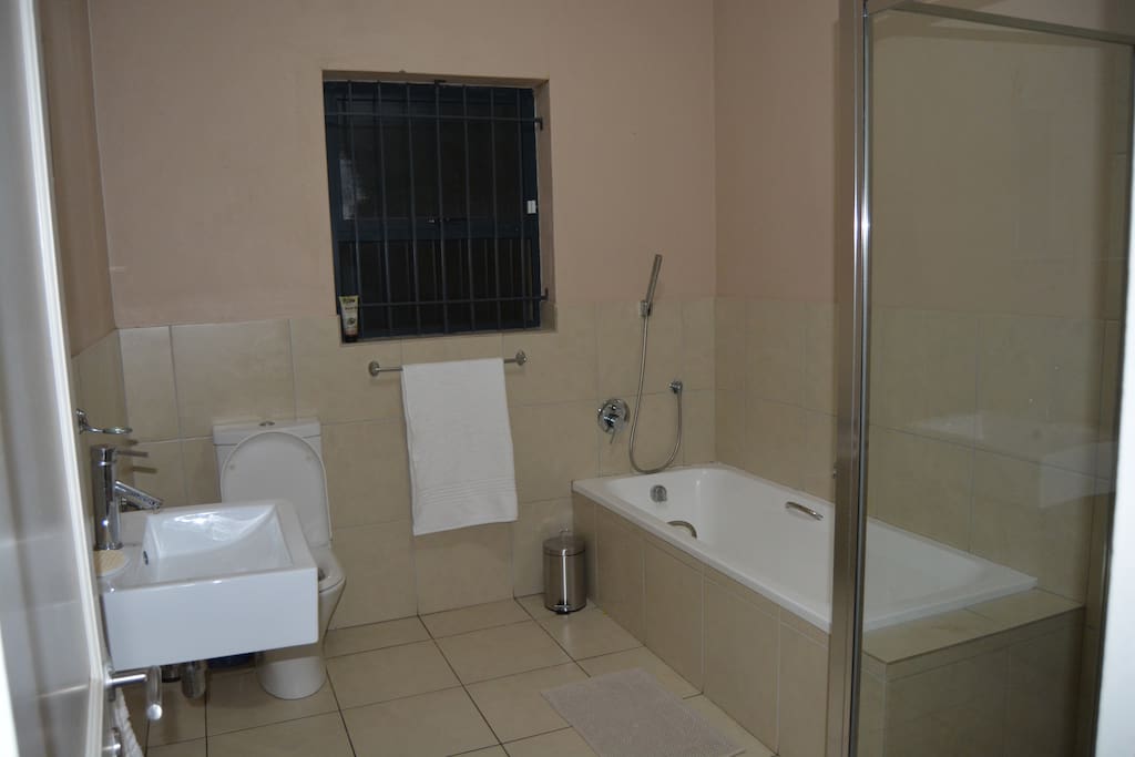 Main Bathroom with Shower