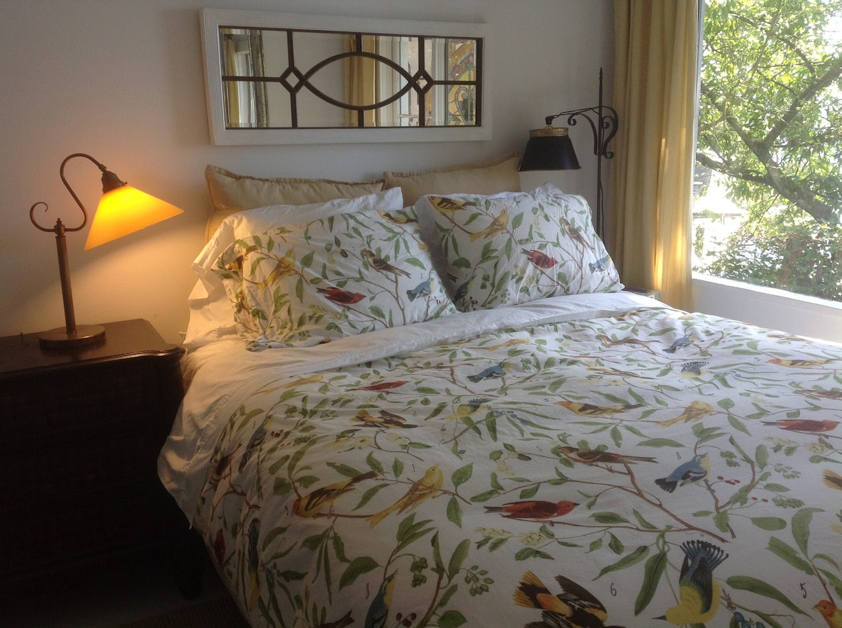 2nd Bedroom with flat screen TV and water views