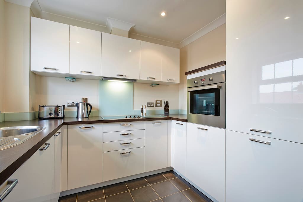 Fully fitted kitchen