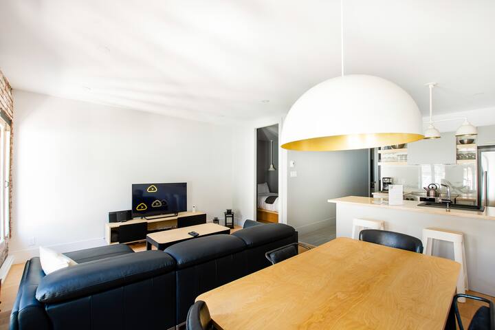 SP303 – Lofts St-Pierre – Par Les Lofts Vieux-Qc gallery image 2