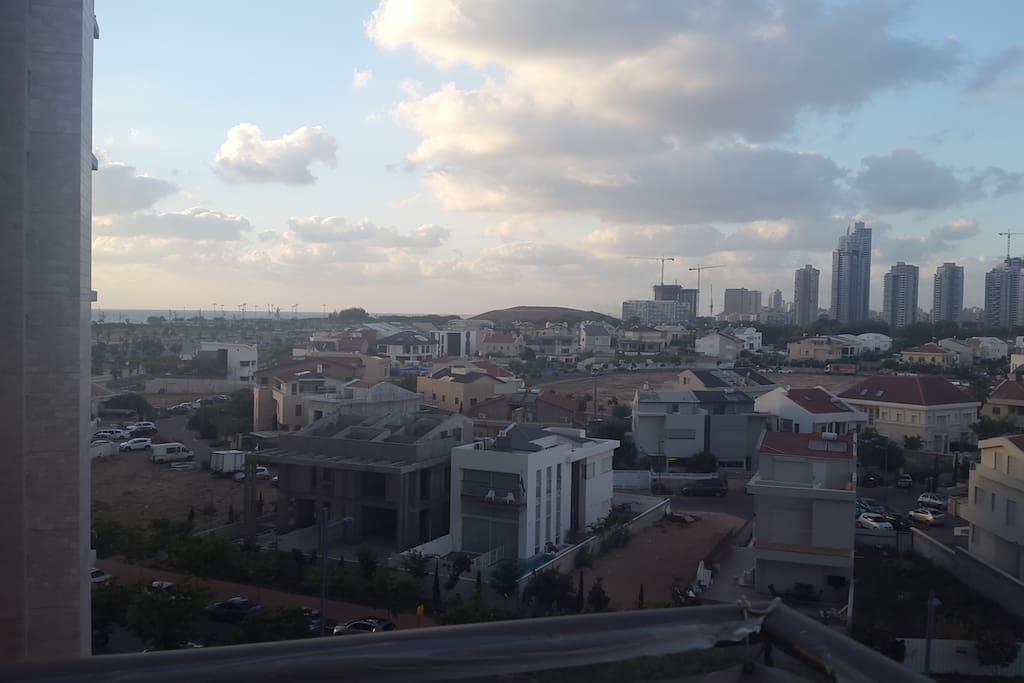 View to the beah