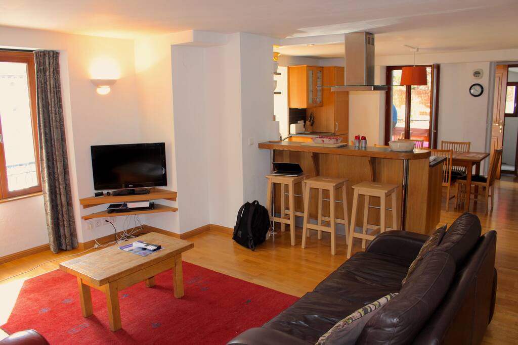 Living area and breakfast bar