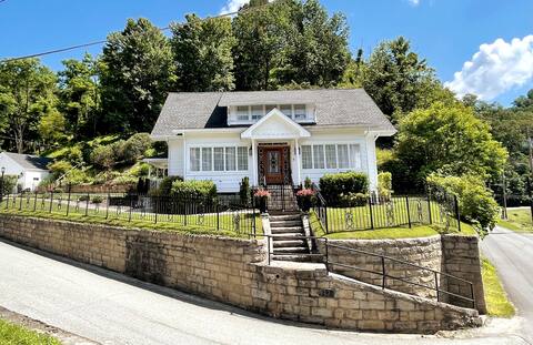 The Salyer House
