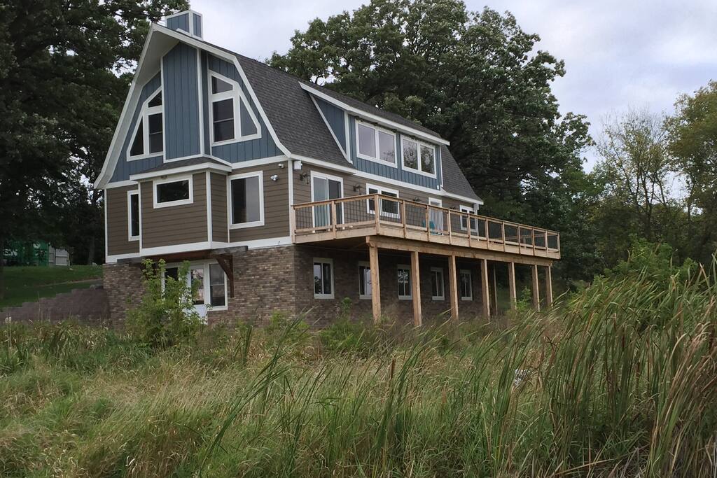 This is a 100+ year old barn - converted into a comfortable home. Construction started in 1998 and ended in 2016.