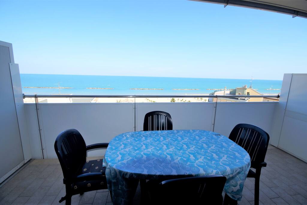 Splendido terrazzo vista mare
