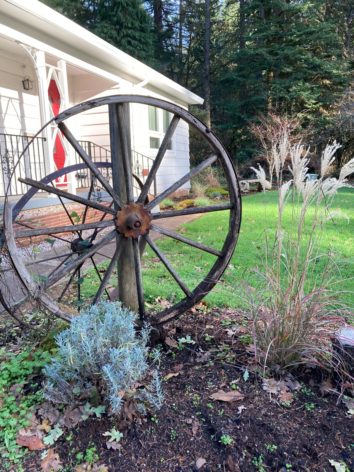 Private Getaway in Scenic North Plains Houses for Rent in North