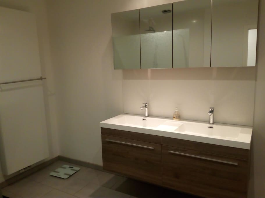 Modern Bathroom