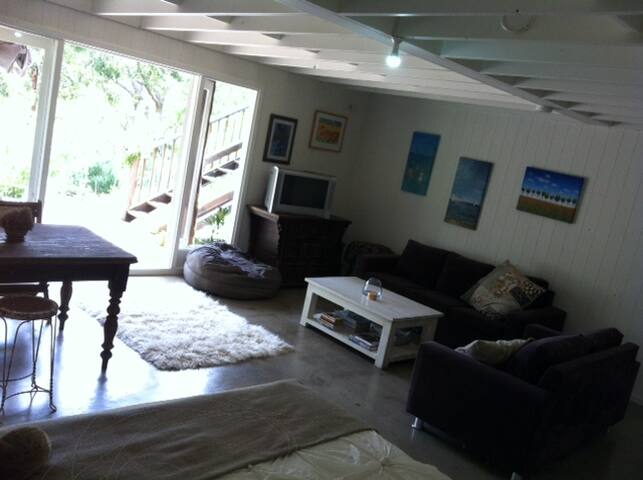 Secluded Bush Retreat gallery image 5