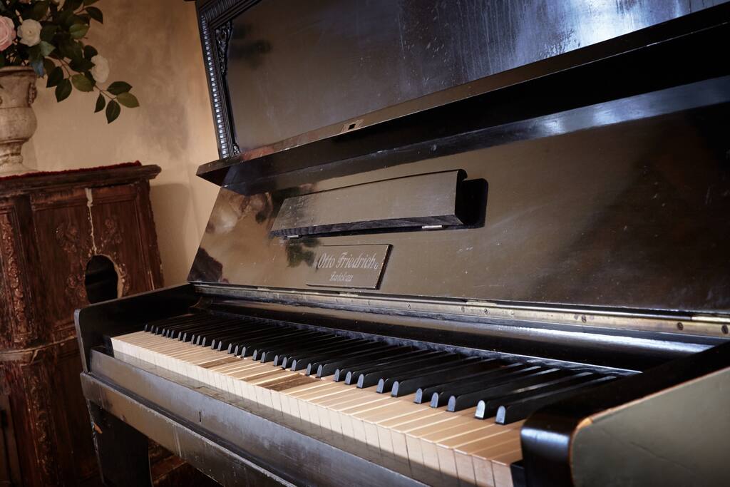 La Villa piano