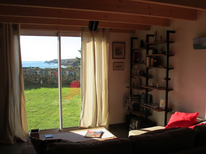Maison Face à La Mer,  Dans Le Bourg  De Lampaul - Ouessant