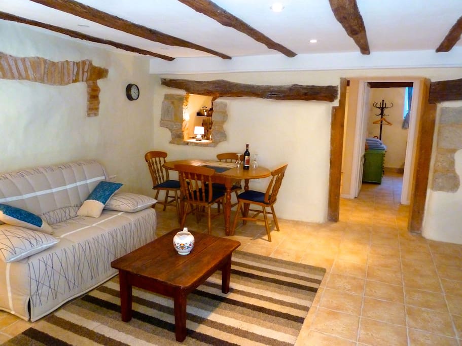 Lounge / dining