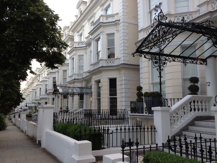 Top address, top floor Holland Park Apartments for Rent in London