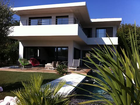 Super contemporary villa.