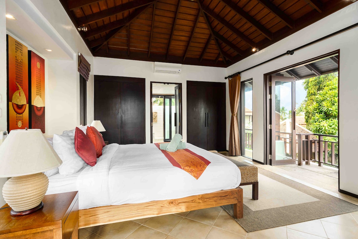 חדר שינה ראשי 2 (למעלה)