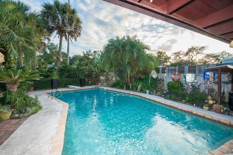 Orlando area pool home in Maitland
