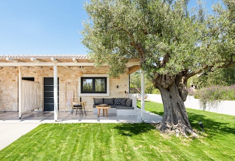 #FLH - "Four Olives" Luxury Rooms - Maxima