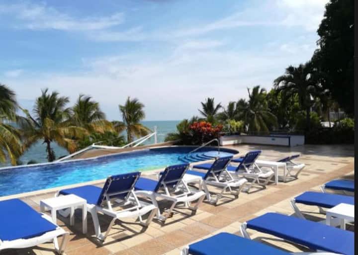 The peace and quiet you were looking for.. waterfront — 2 bedroom vacation rental in Playa Coronado