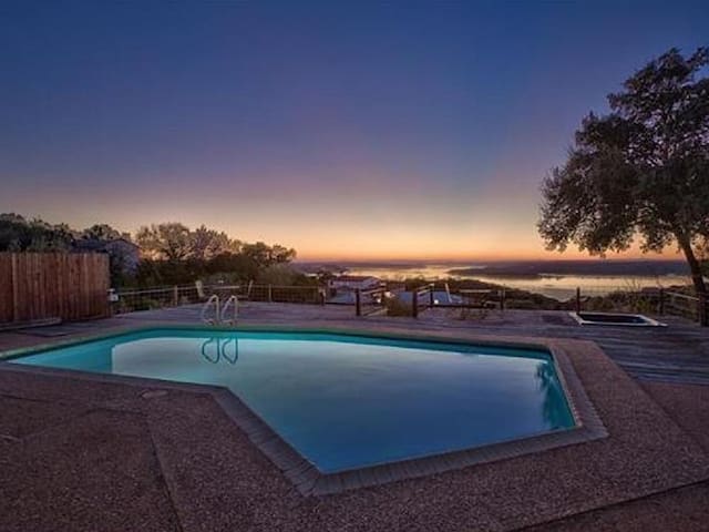 “King Of The Hill”- sunset views on Lake Travis