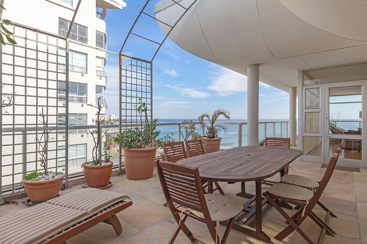 Spectacular Views ~ Penthouse Apt. *Backup Power*