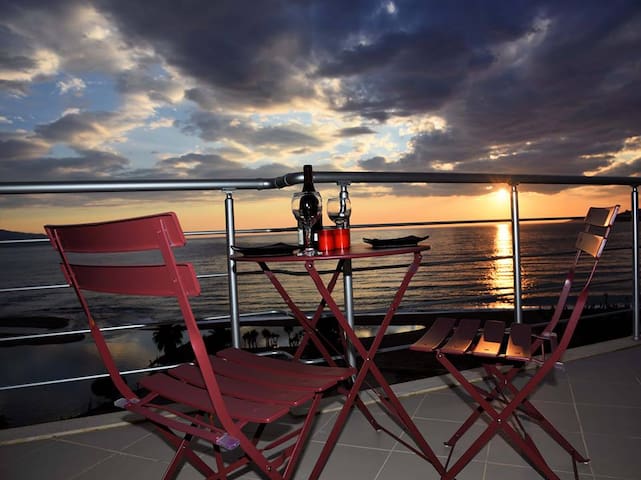 Magic sunset apartment