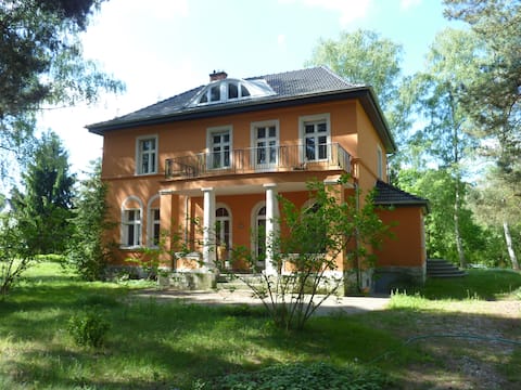 Successful Airbnb property: Apartment in Villa am Stadtrand in Rahnsdorf