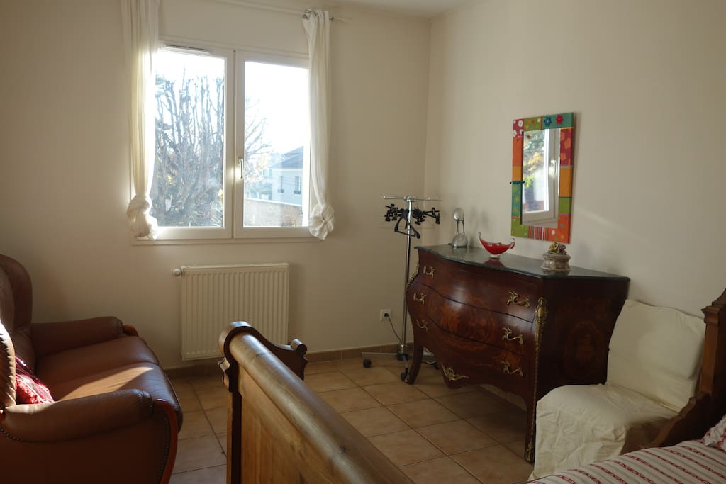 Chambre au 1er étage avec lit de 120cm
