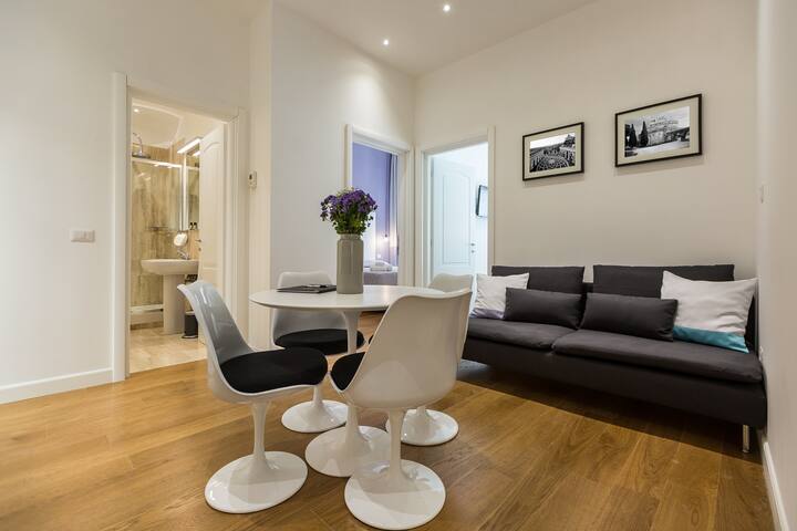 Amazing Piazza Venezia Suite Int. 10 gallery image 3