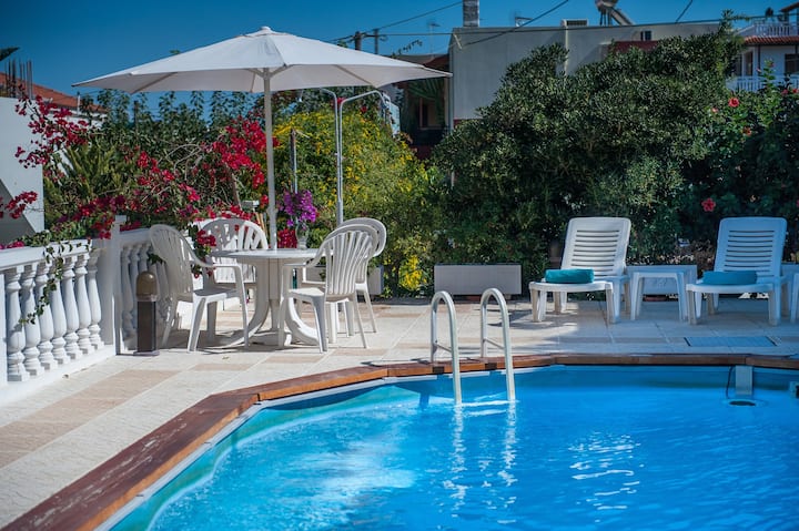 Rouladina Apt 4, Stalos, Crete