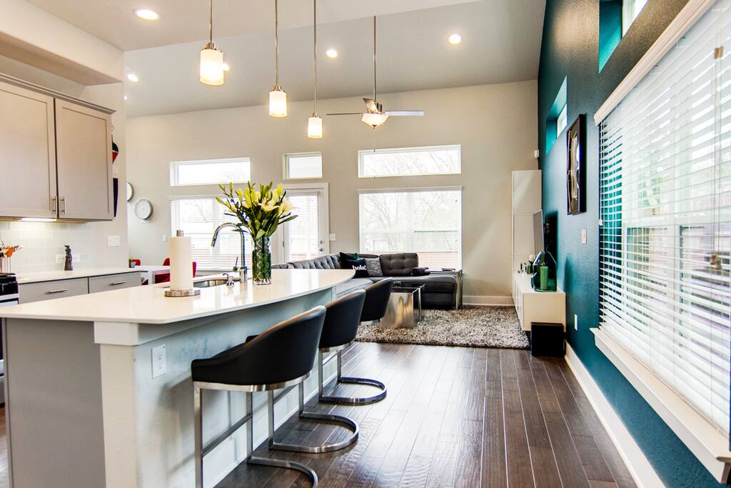 Our open plan kitchen/living/dining gives you plenty of space to spread out, and lots of room for socializing!