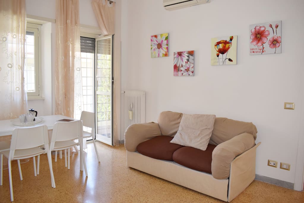 Comodo divano letto matrimoniale- Comfortable double sofa bed