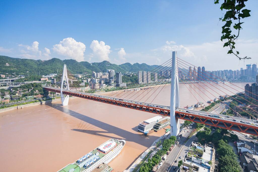 从阳台看出去震撼全场的江景和东水门大桥