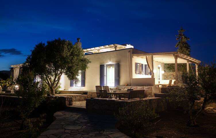 Villa Maria Rosa, unique residence at sea