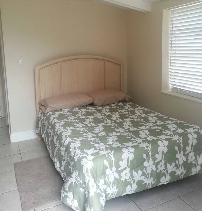 Nice queen bed