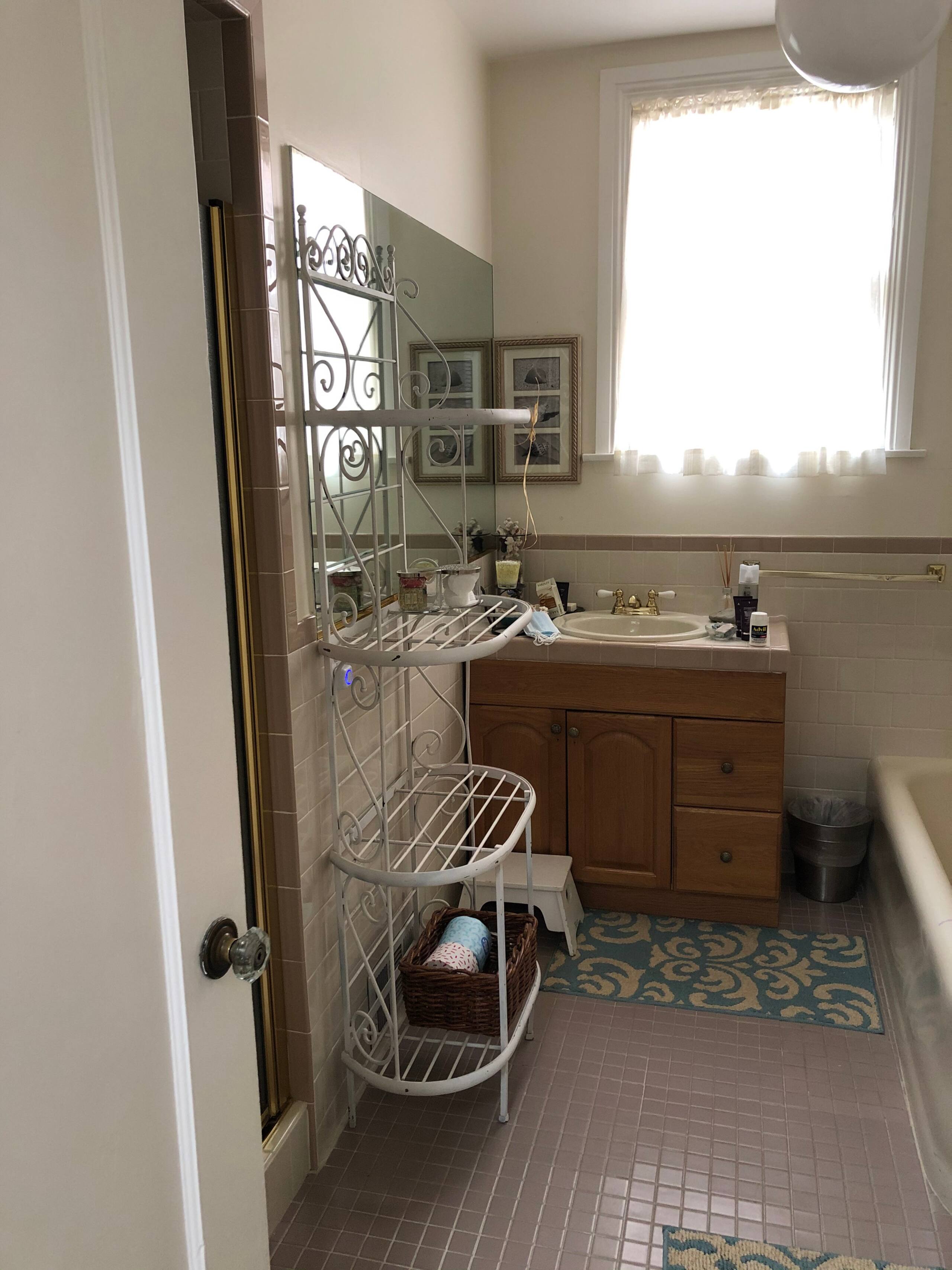 Home in San Francisco · ★4.91 · 3 bedrooms · 3 beds · 1.5 baths - Image 19