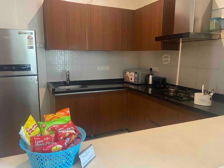 Full kitchen image 2